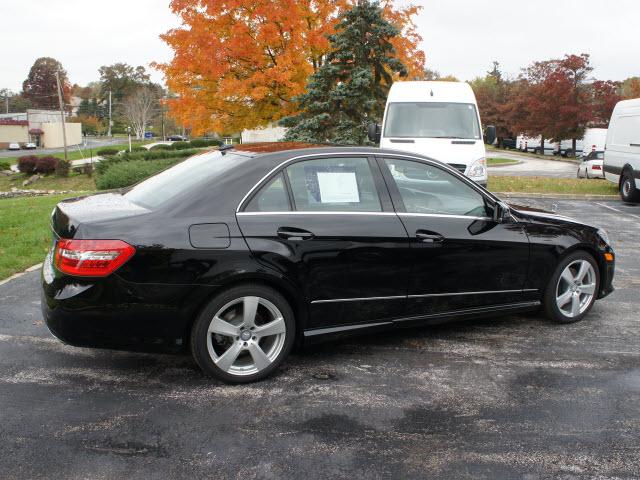 Mercedes-Benz E-Class 2011 photo 4