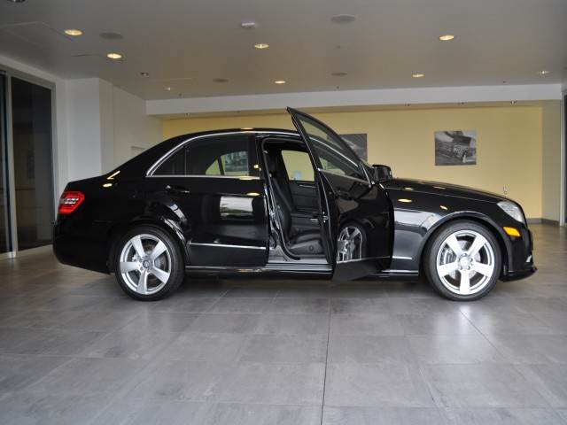 Mercedes-Benz E-Class 2011 photo 1