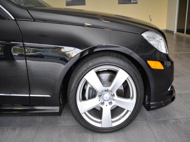 Mercedes-Benz E-Class 2011 photo 3