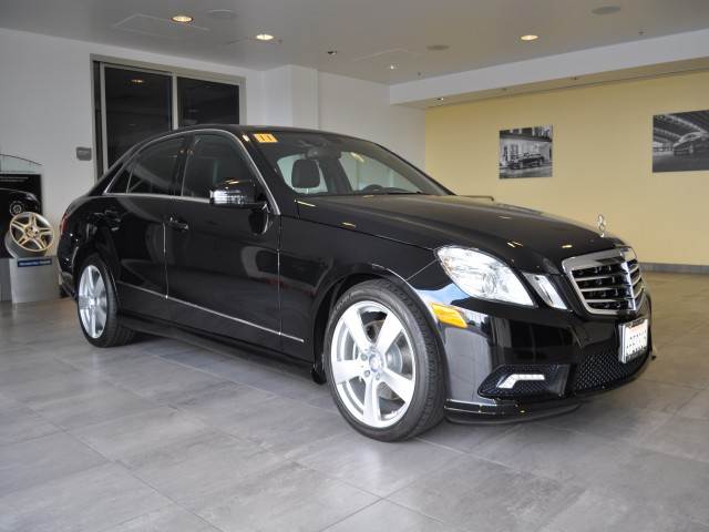 Mercedes-Benz E-Class 2011 photo 4