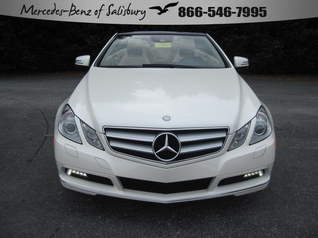 Mercedes-Benz E-Class 2011 photo 4