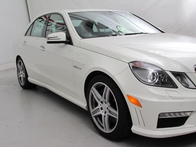 Mercedes-Benz E-Class 2011 photo 1