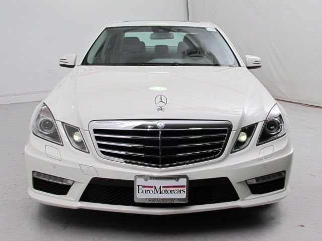 Mercedes-Benz E-Class 2011 photo 2