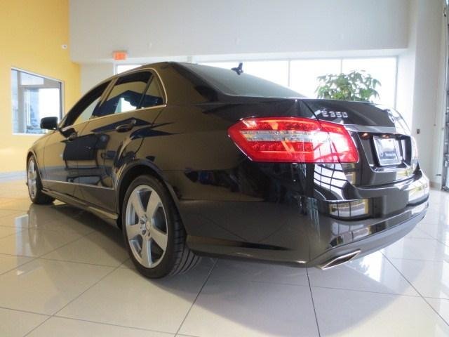 Mercedes-Benz E-Class 2011 photo 4