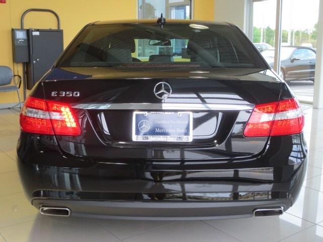 Mercedes-Benz E-Class 2011 photo 5