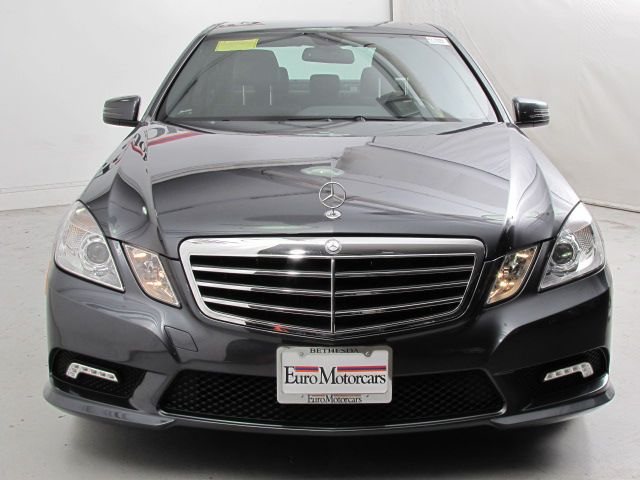 Mercedes-Benz E-Class 2011 photo 2