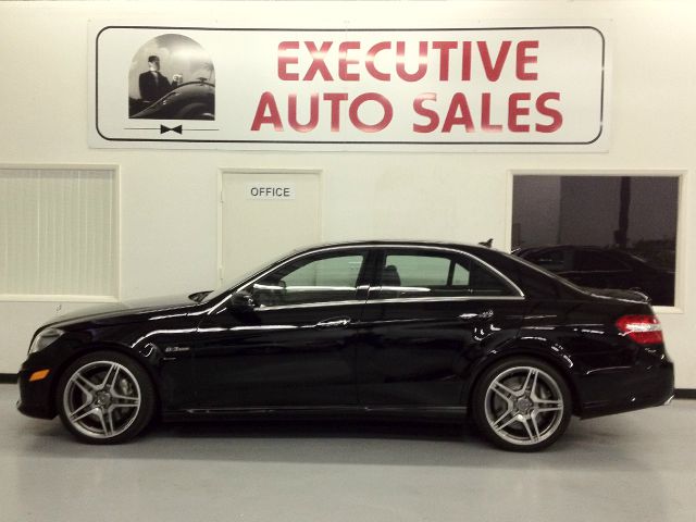 Mercedes-Benz E-Class 2011 photo 2