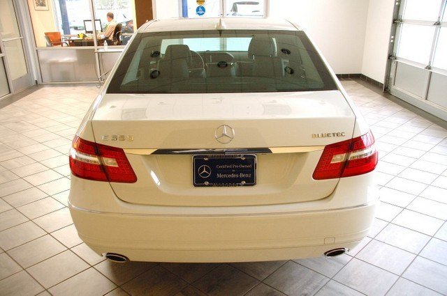 Mercedes-Benz E-Class 2011 photo 3