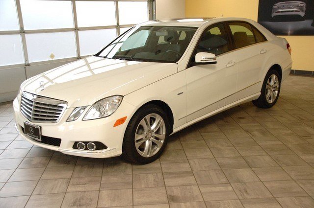 Mercedes-Benz E-Class 2011 photo 4