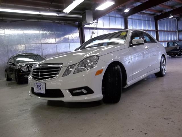 Mercedes-Benz E-Class 2011 photo 1