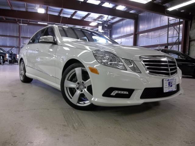 Mercedes-Benz E-Class 2011 photo 3