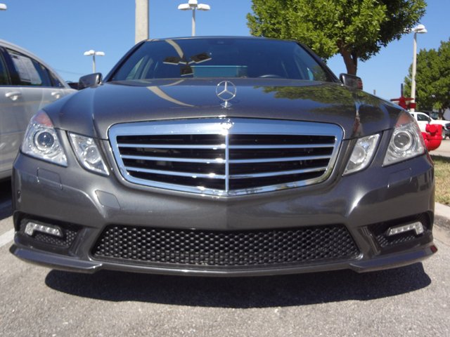 Mercedes-Benz E-Class 2011 photo 3