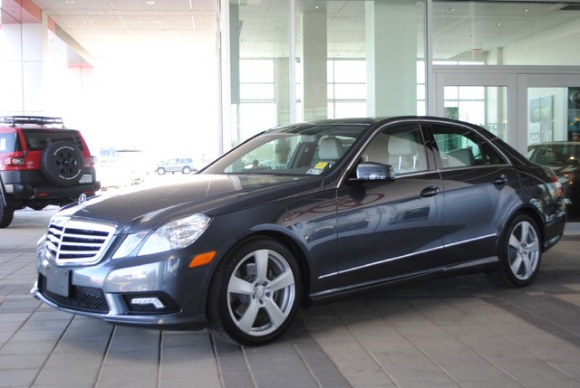 Mercedes-Benz E-Class 2011 photo 4