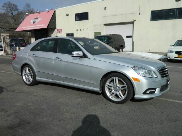 Mercedes-Benz E-Class 2011 photo 1