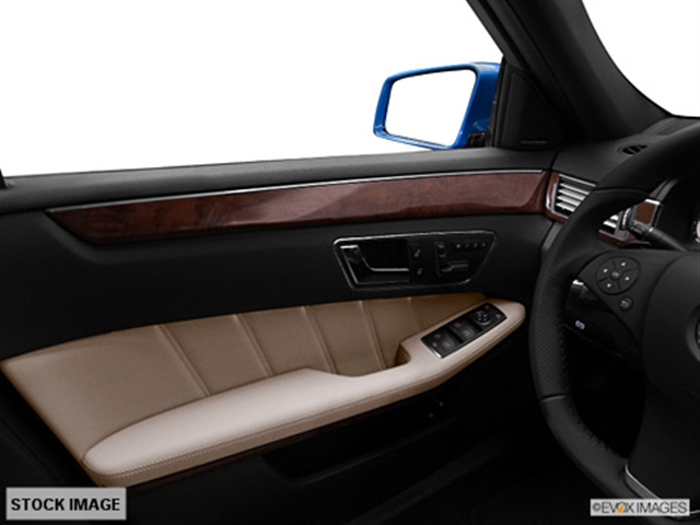 Mercedes-Benz E-Class 2011 photo 3