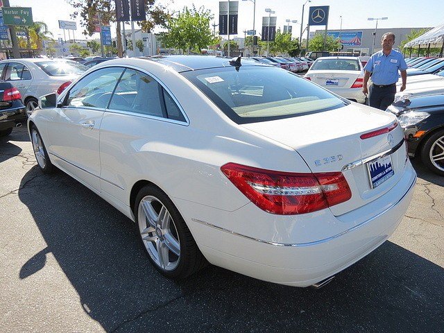 Mercedes-Benz E-Class 2011 photo 2