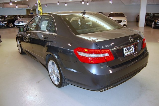 Mercedes-Benz E-Class 2011 photo 3