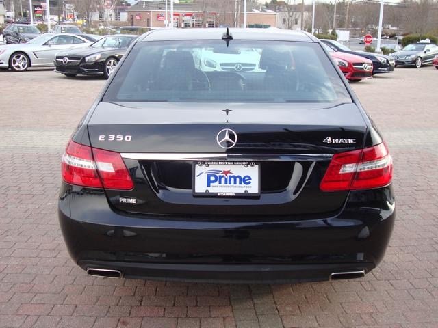 Mercedes-Benz E-Class 2011 photo 4