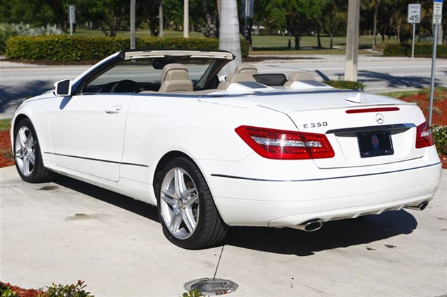 Mercedes-Benz E-Class 2011 photo 2