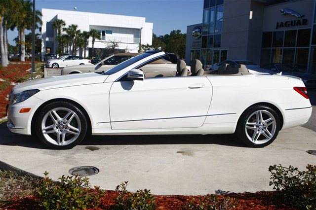 Mercedes-Benz E-Class 2011 photo 3