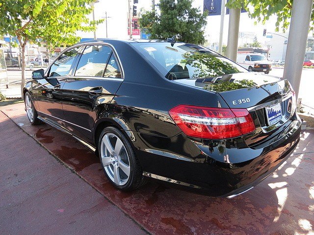 Mercedes-Benz E-Class 2011 photo 4