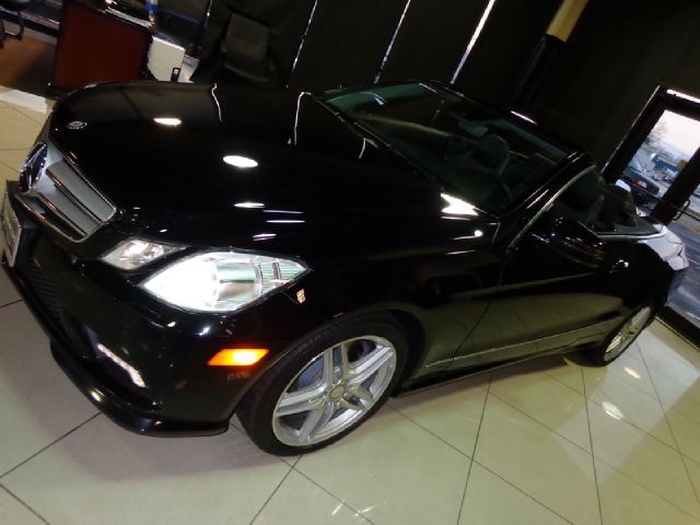 Mercedes-Benz E-Class 2011 photo 2