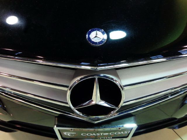 Mercedes-Benz E-Class 2011 photo 3