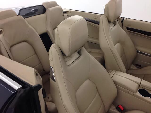 Mercedes-Benz E-Class 2011 photo 2