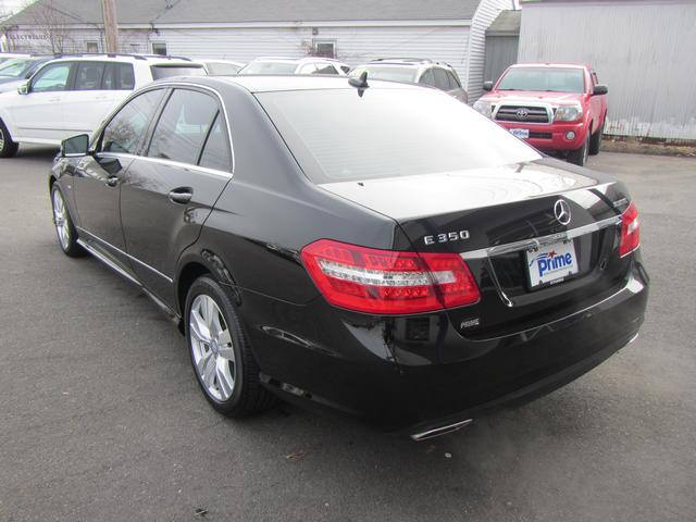 Mercedes-Benz E-Class 2011 photo 5