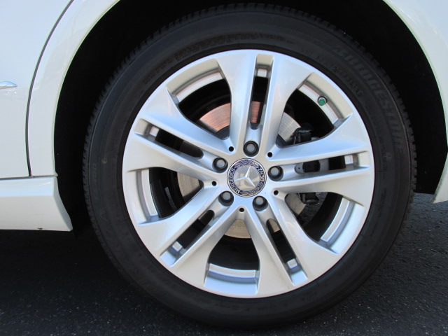 Mercedes-Benz E-Class 2011 photo 2