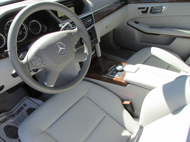 Mercedes-Benz E-Class 2011 photo 3