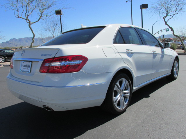 Mercedes-Benz E-Class 2011 photo 4