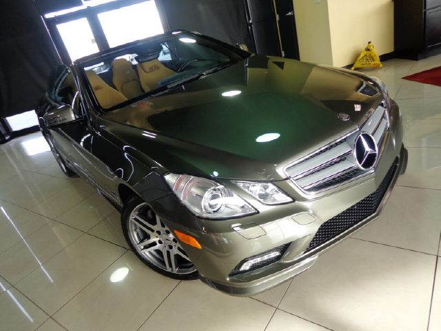 Mercedes-Benz E-Class 2011 photo 2