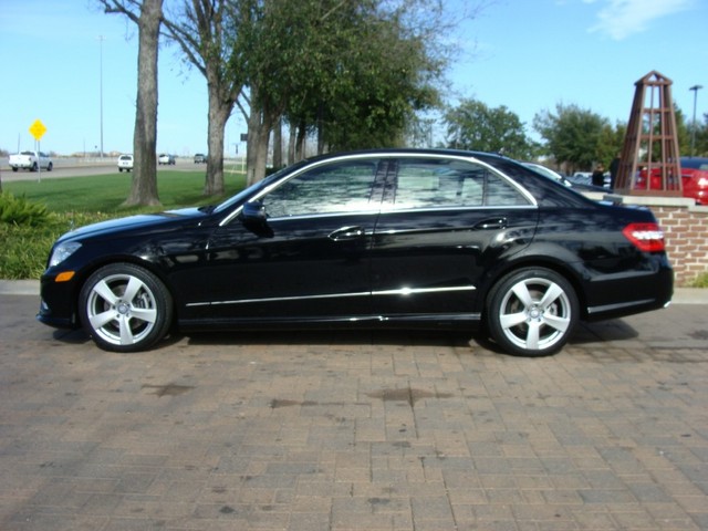 Mercedes-Benz E-Class 2011 photo 1