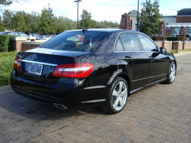 Mercedes-Benz E-Class 2011 photo 4