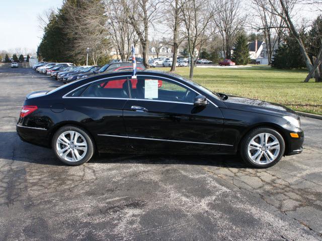 Mercedes-Benz E-Class 2011 photo 2
