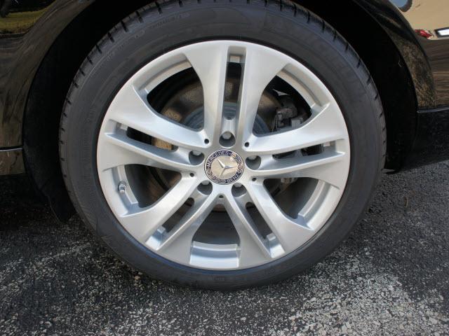 Mercedes-Benz E-Class 2011 photo 4