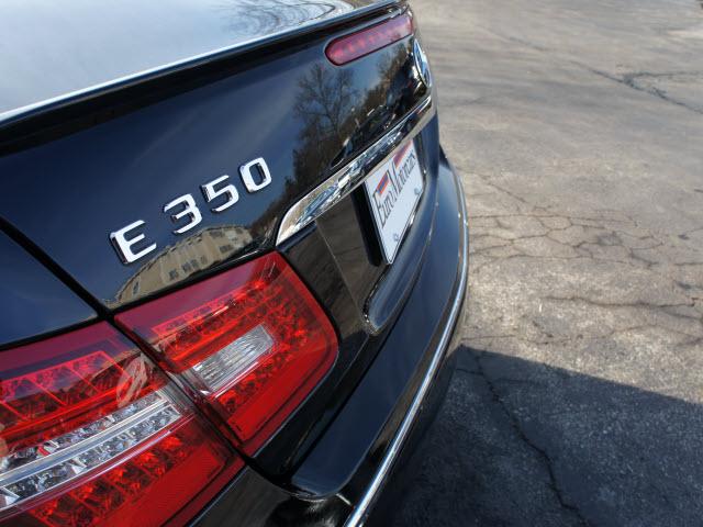 Mercedes-Benz E-Class 2011 photo 5