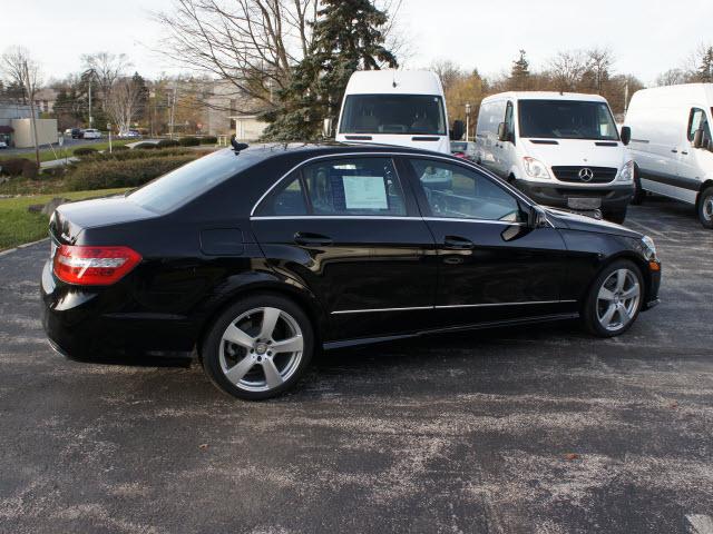 Mercedes-Benz E-Class 2011 photo 1