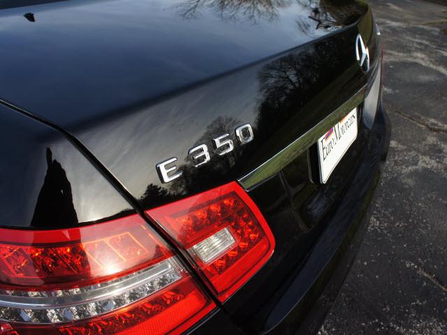 Mercedes-Benz E-Class 2011 photo 4