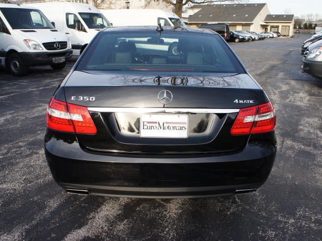 Mercedes-Benz E-Class 2011 photo 5
