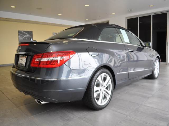 Mercedes-Benz E-Class 2011 photo 4