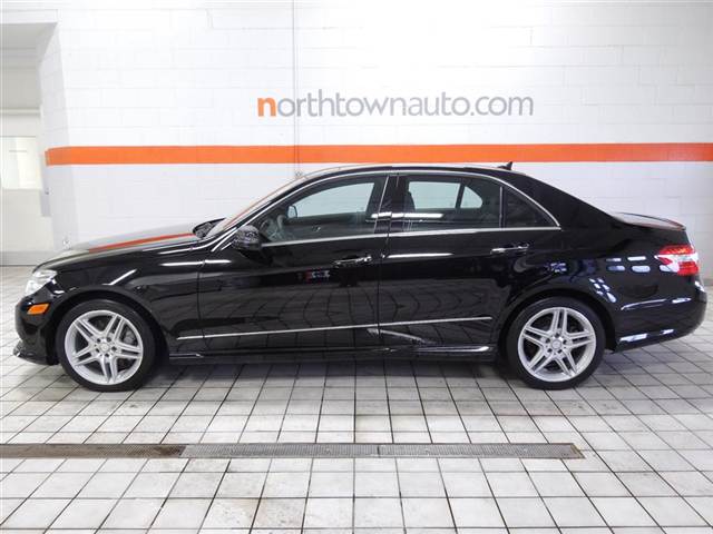 Mercedes-Benz E-Class 2011 photo 2