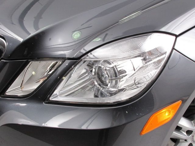 Mercedes-Benz E-Class 2011 photo 2