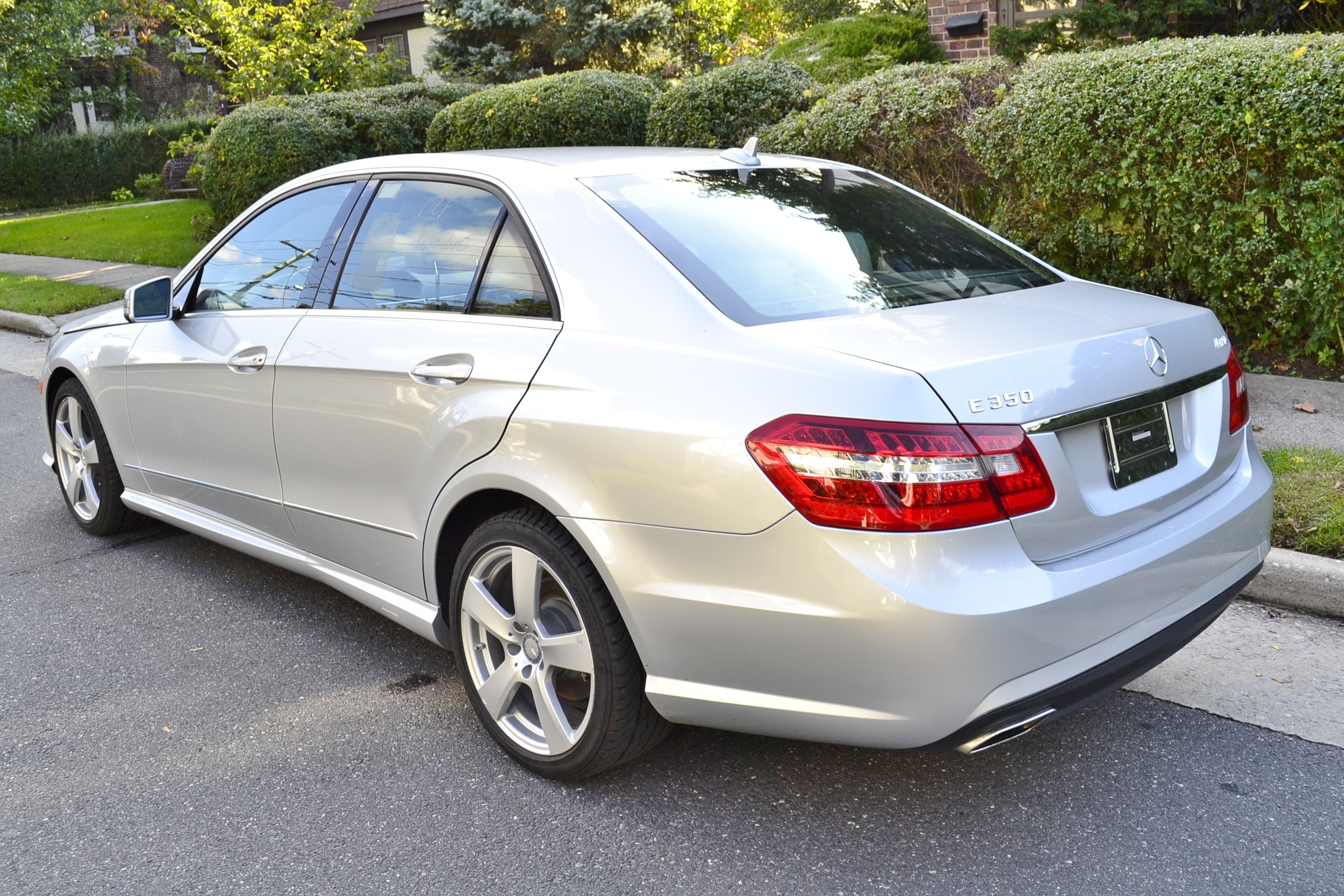 Mercedes-Benz E-Class 2011 photo 1