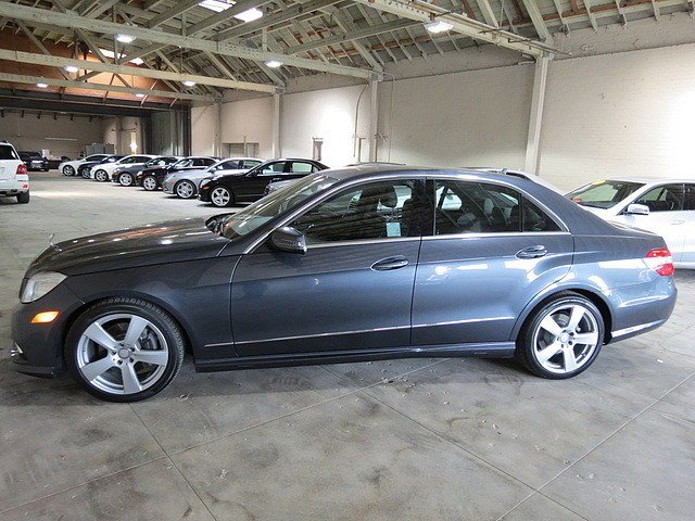Mercedes-Benz E-Class 2011 photo 2