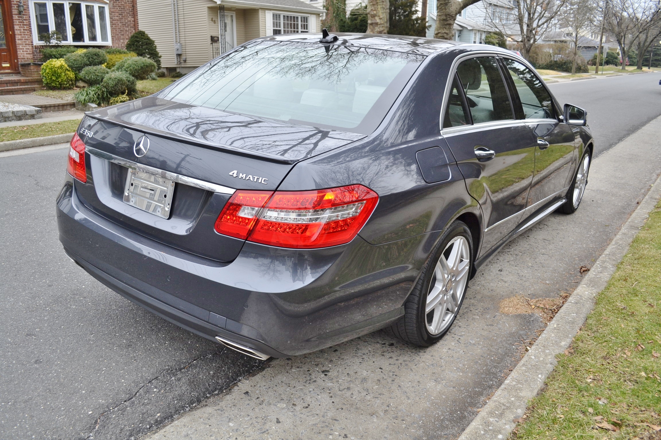 Mercedes-Benz E-Class 2011 photo 1