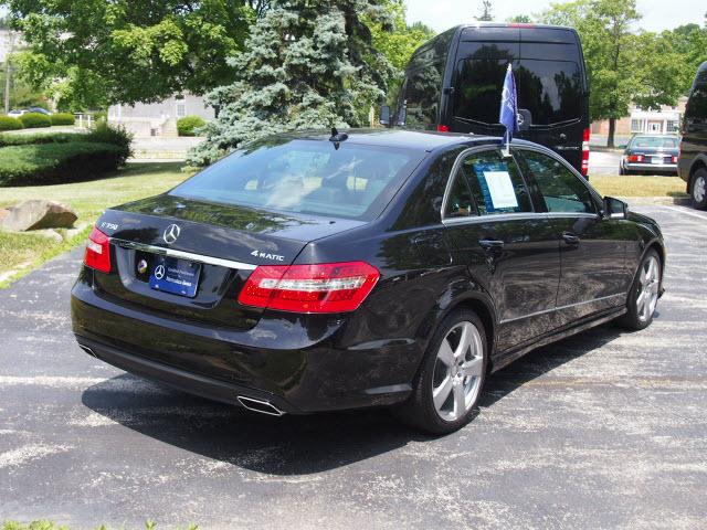 Mercedes-Benz E-Class 2011 photo 2