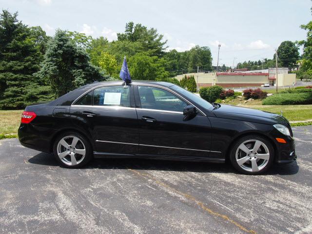 Mercedes-Benz E-Class 2011 photo 3