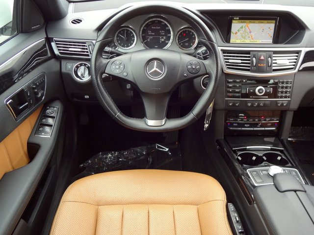 Mercedes-Benz E-Class 2011 photo 2
